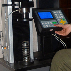 扭轉(zhuǎn)試驗(yàn)機(jī)